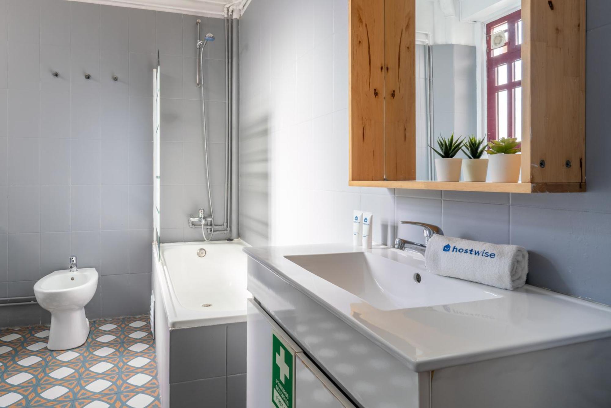 Host Wise - Spacious Comfortable Apartment - Balcony Porto Ngoại thất bức ảnh